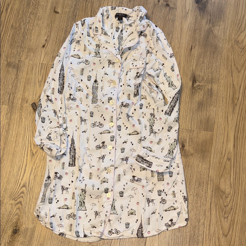 Saks Fifth Avenue New York City sleep shirt